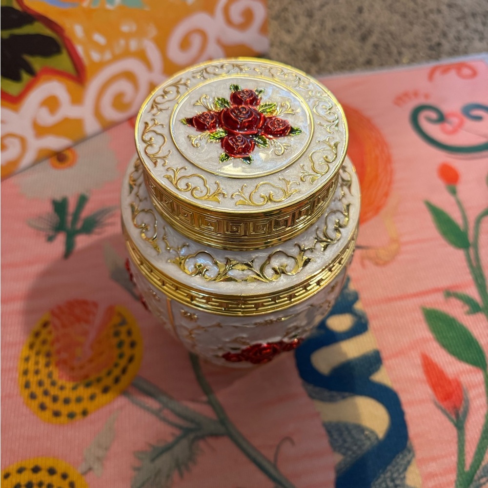 Ornate White and Gold Vase with Red Accents - Picture 2 of 6